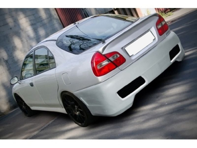 Mitsubishi Carisma H-Design Body Kit