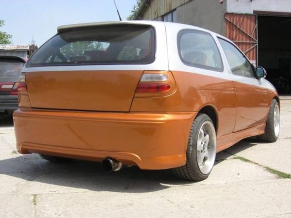 Støtfangere bak Nissan Almera N15 AutoR