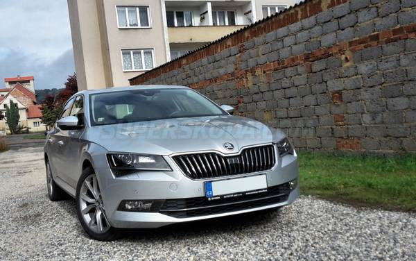 Superb III - original Skoda radar hole cover GLOSSY BLACK / CHRO