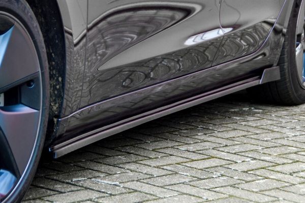 CUP Seitenschweller mit Wing hinten für Tesla Model 3 ab Bj. 2017-